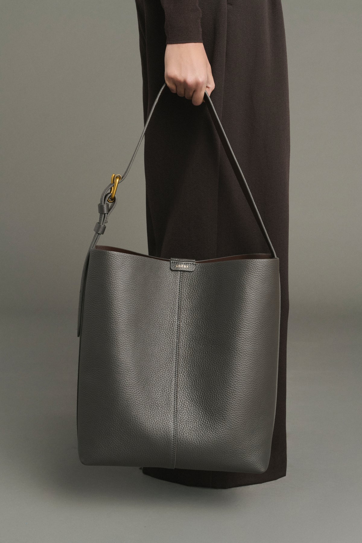 Tasche Saudade - Stahlfarbenes genarbtes Leder Beuteltasche - Soeur vue 2