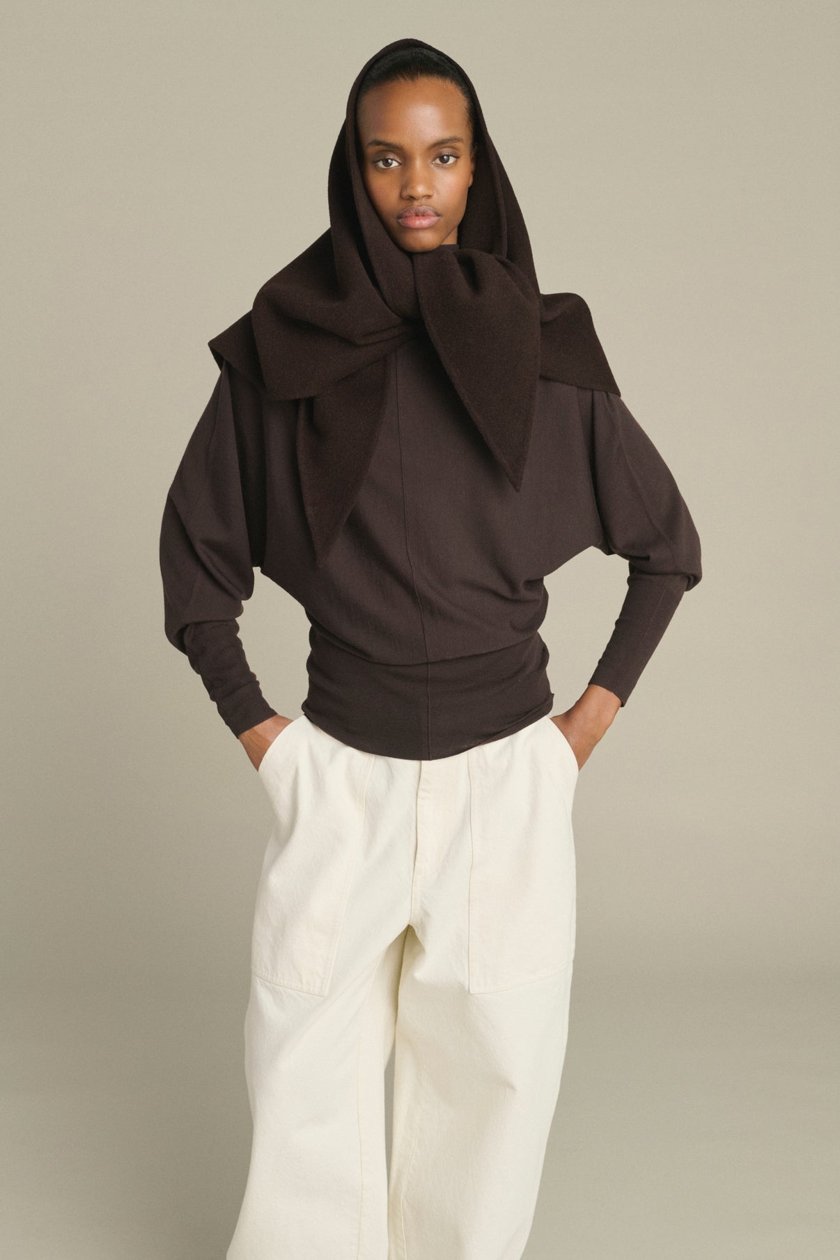 Cape Jamelia – Dunkelbraun – Wolle – Damen vue 2