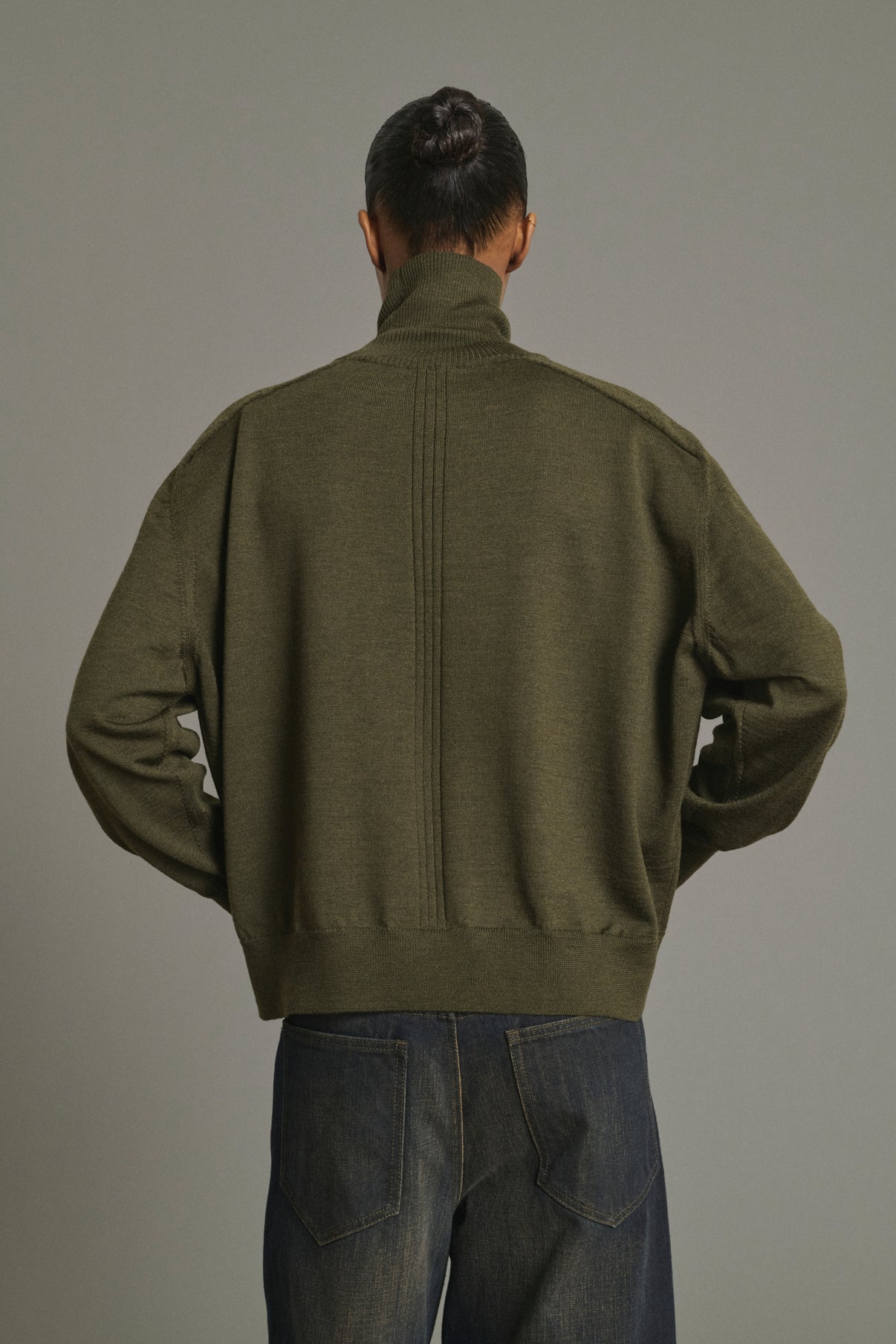 Pullover Nord – Dunkelkhaki – Merinowolle – Damen vue 4
