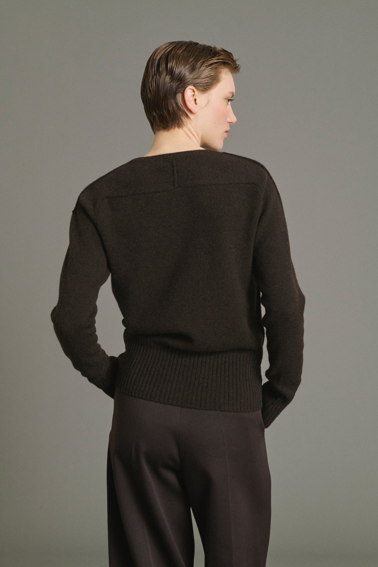 Pullover Jamie – Schokolade – Merinowolle – Damen vue 3