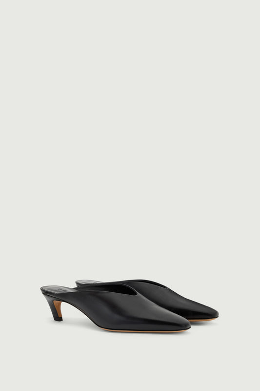 Mules Amalie – Schwarzes Leder mit Absatz – Soeur