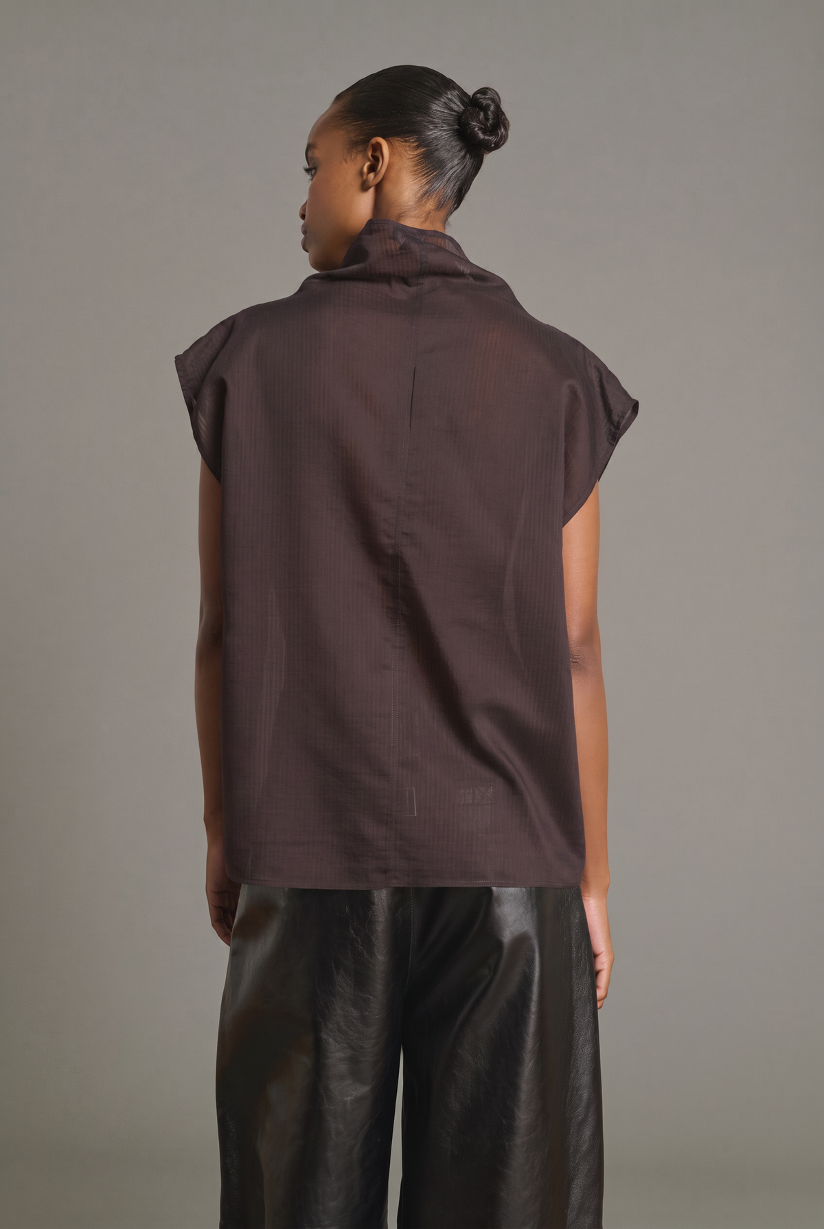 Izumi Blouse - Fig/Brown Organic Cotton Sleeveless - Soeur vue 2